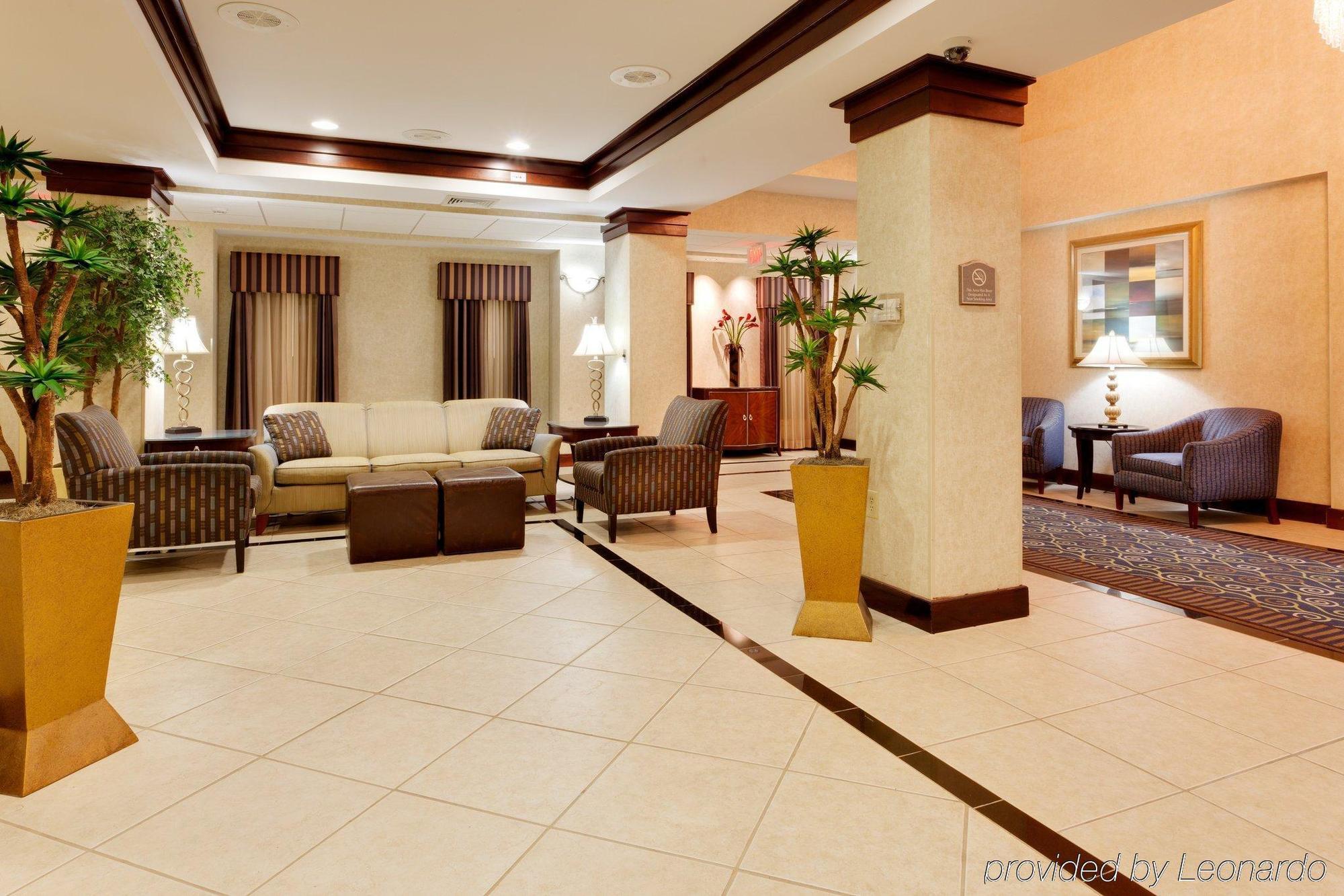 איסט ברונסוויק Holiday Inn Express Tower Center New Brunswick By Ihg מראה חיצוני תמונה